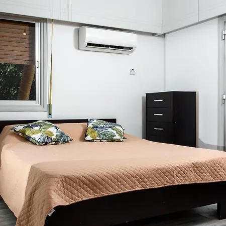 Perseus Flat 103