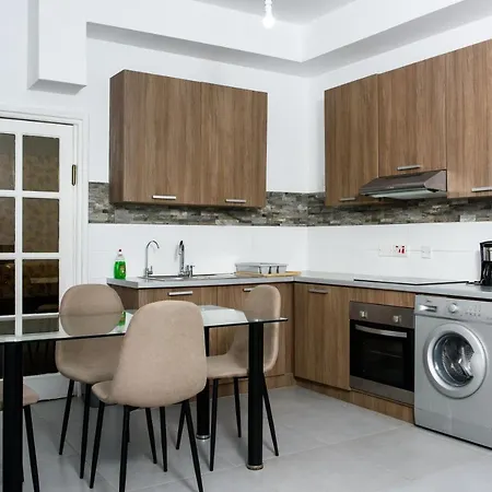 Perseus Flat 103 * Larnaca